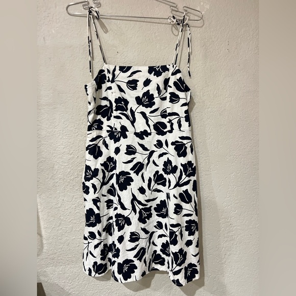 Floral print old Navy Sun dress size L with pockets - Picture 6 of 8